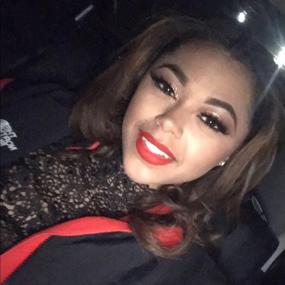 Meet your Posher, Amarrie